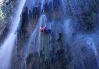  Descente en rappel de cascade 